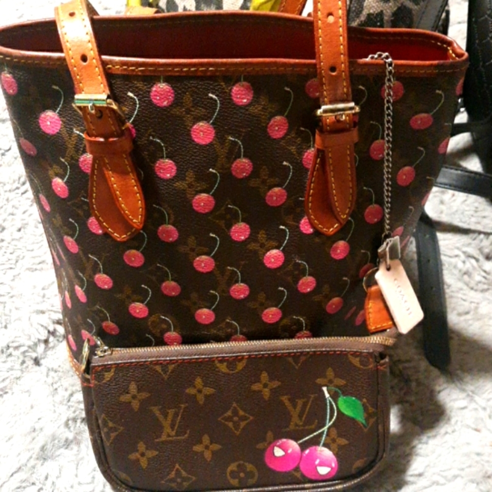 Louie vuitton cherry purse and wristlet